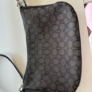 Authentic Chelsea crossbody classic c black purse handbag